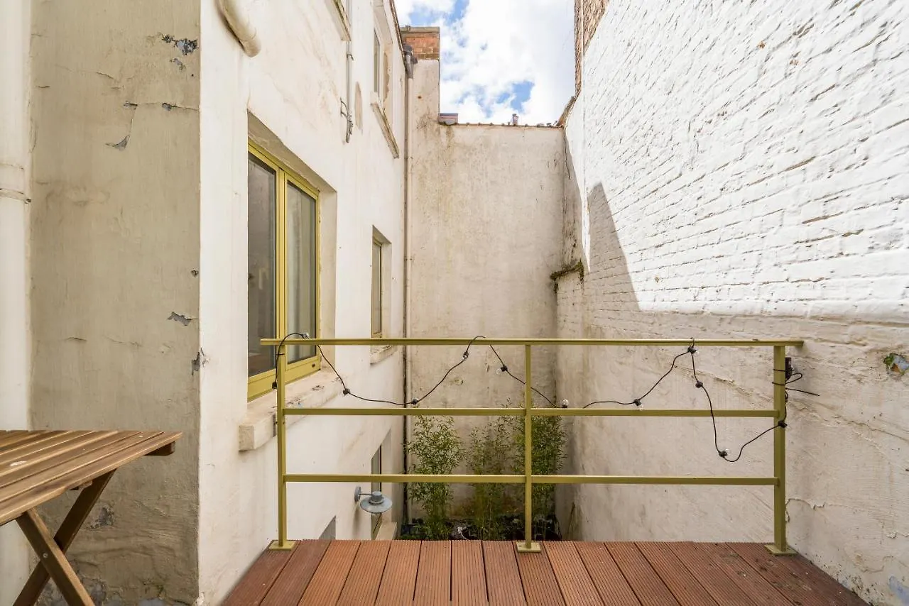 Characterful Town House Promenade, Fish Market, Oostende Appartement